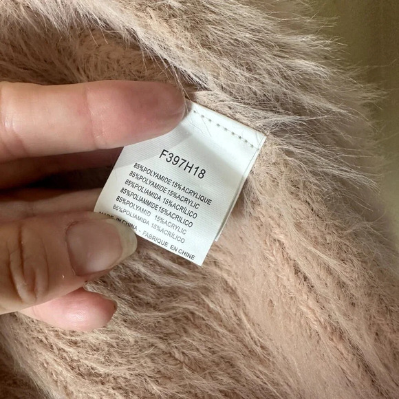 MOLLY BRACKEN Faux Fur Eyelash Cropped Open Front Blush Pink Cardigan Size Small - Picture 10 of 10